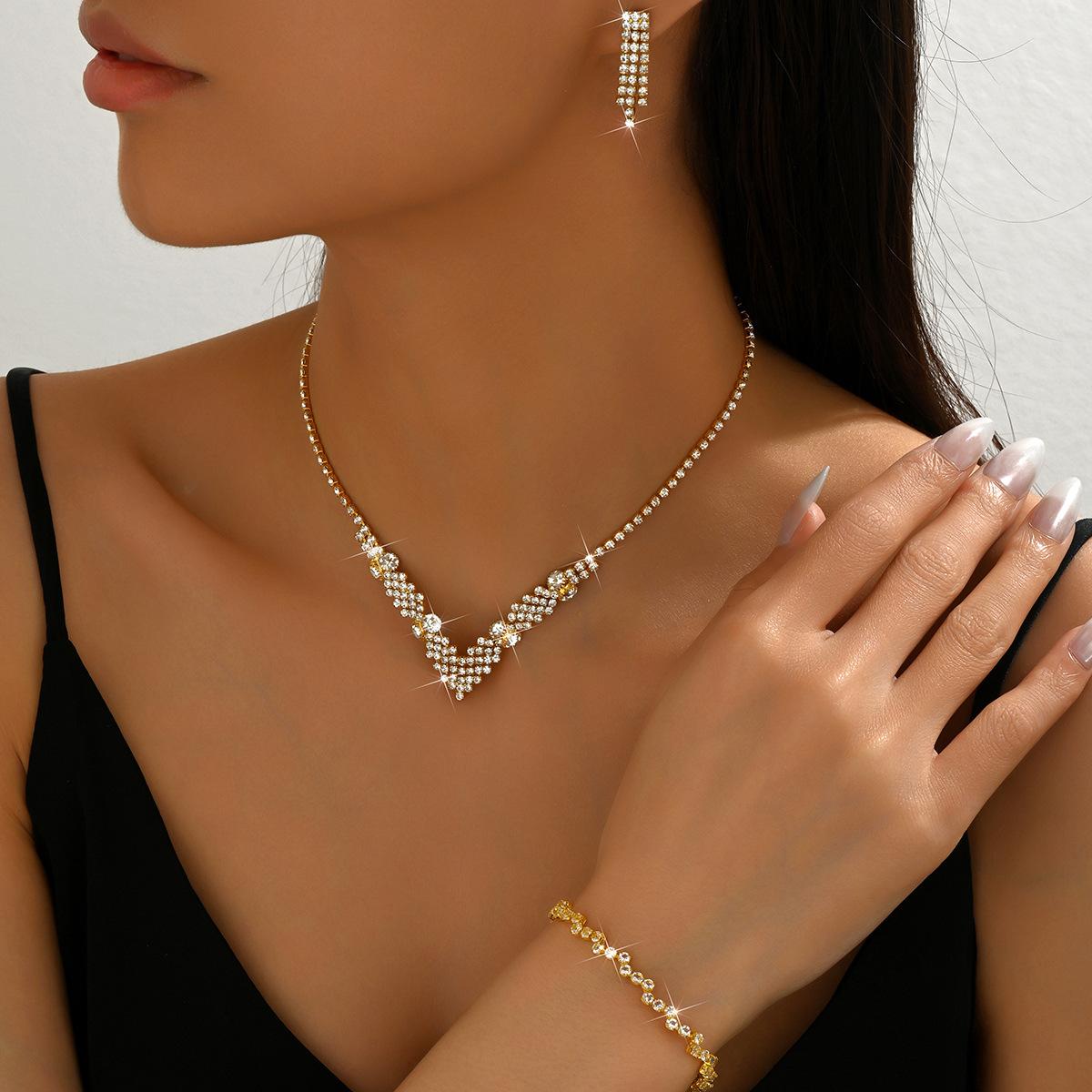 

Банкет Свадебная вечеринка Элегантность Темперамент Комплект Ожерелье Серьги Браслет, Свадебное Женское Ожерелье