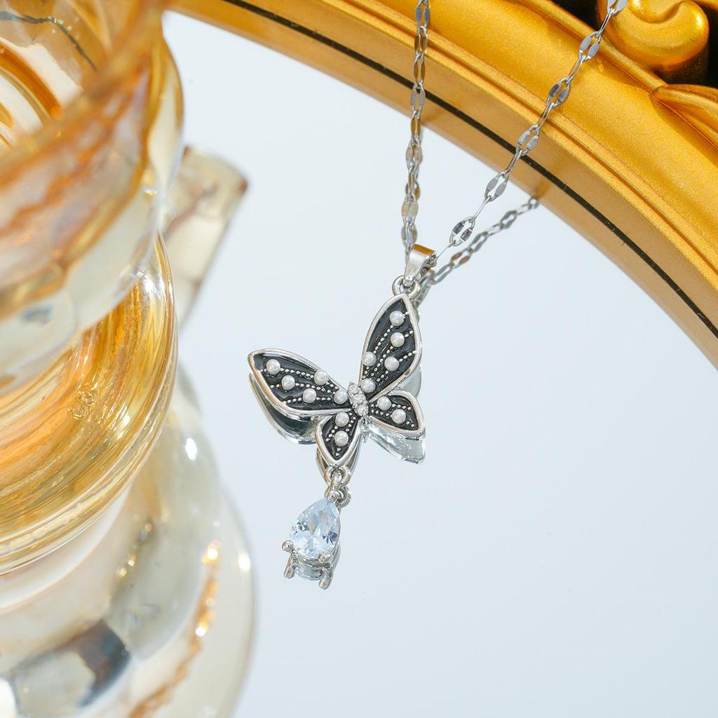 Titanium Steel Zircon Butterfly Pendant Necklace - Simple & Versatile Clavicle Accessory