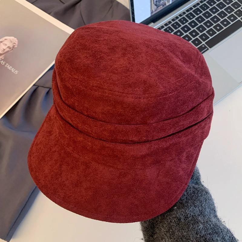 British Suede Equestrian Beret: Retro Flat Top Painter Hat for Autumn & Winter