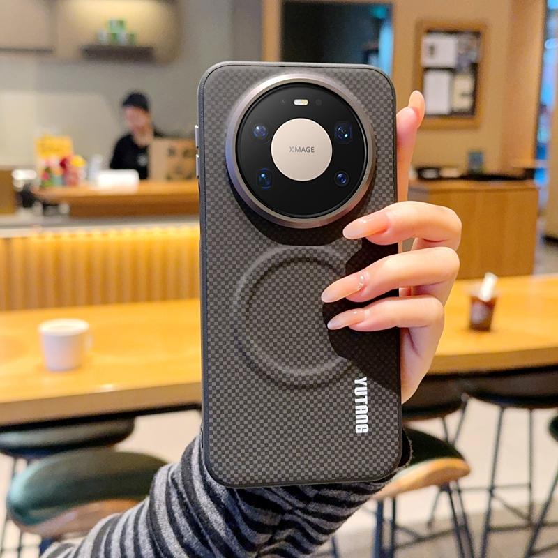 

For Huawei Mate 80 Pro Max Case Magnetic Carbon Fiber Texture PU Leather Skin Protective Back Metal Lens Button Soft Cover Huawei Mate 80