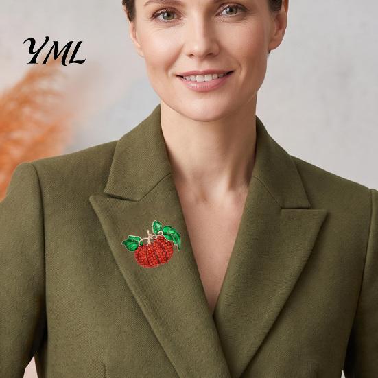 Harvest Festival Brooch Rhinestone Pumpkin Brooch, Lapel Pin for Halloween Thanksgiving Decorative Pins Festival, Autumn Clothing Accessory