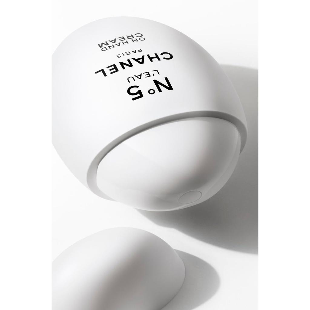 Chanel N 5 LEAU Hand Cream 50 mL Gift Set with Shopper Bag, Moisturizing Hand and Body Cream