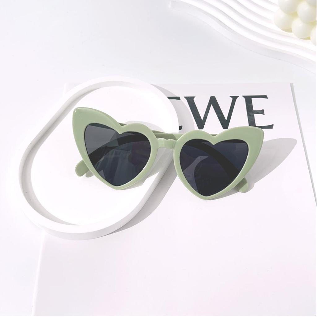 2022 Heart-shaped European & American Style Women's Fashion Slimming Sunglasses