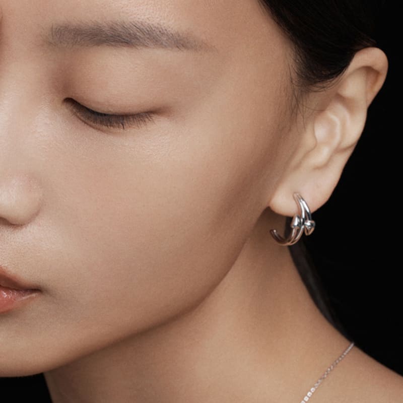 amidibloom arrow hoop earrings (2color)