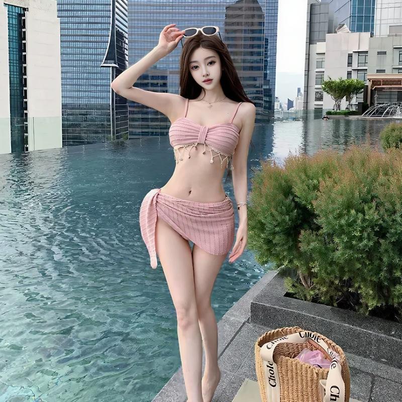 Korean INS style sexy bikini bikini hot spring vacation pure lust babes slim three-point split swimsuit