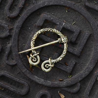 Nordic Style Metal Simple Brooch Suit Scarf Clip Brooch Pin Fashion Jewelry for Coats Jackets Sweaters Suit