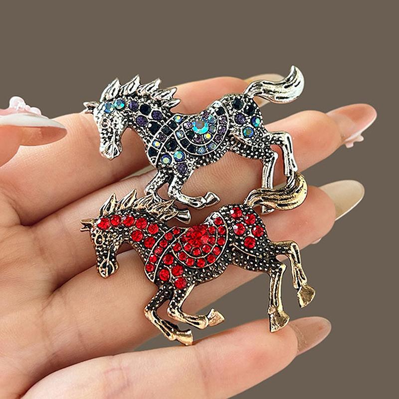 Clásicos Broches de Caballo Esmaltados Para Mujeres Unisex Creat Animales del Zodiaco Pines Regalos de Año Joyería Decoración