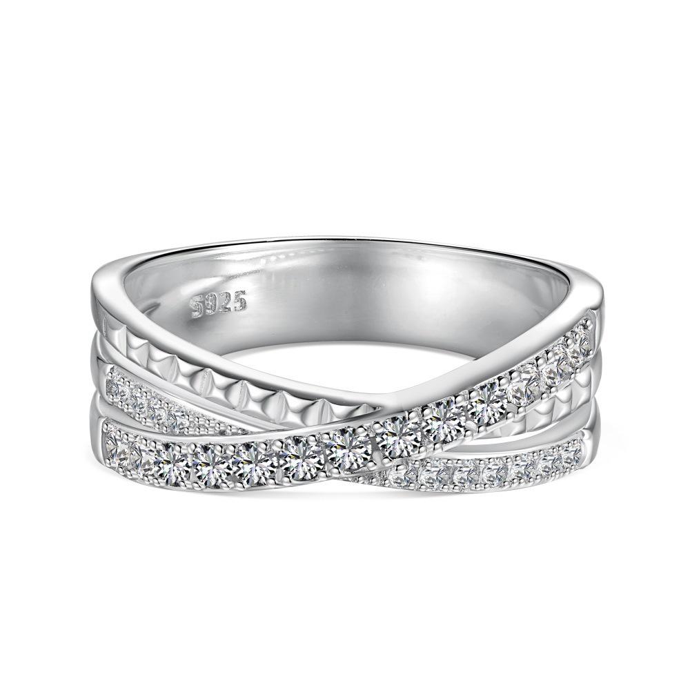 

Korean Möbius Design S925 Silver Ring with Pave Zircon Inlay - Fashionable Jewelry Piece Size 8