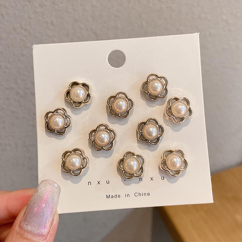 Women's Waist-Tightening Elastic Brooch Pin - Anti-Exposure Buckle for Clothes and Skirts