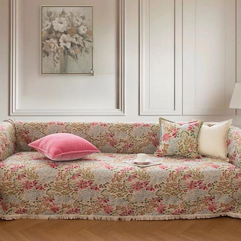 Französischer Retro-Stil Sofaschal Rosa Blume Jacquard Einteiliger Sofabezug mit beiger Quaste Sofadecke