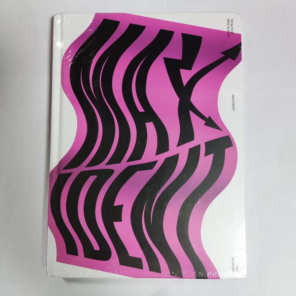 

Album Stray Kids- MAXIDENT Limited GO Version