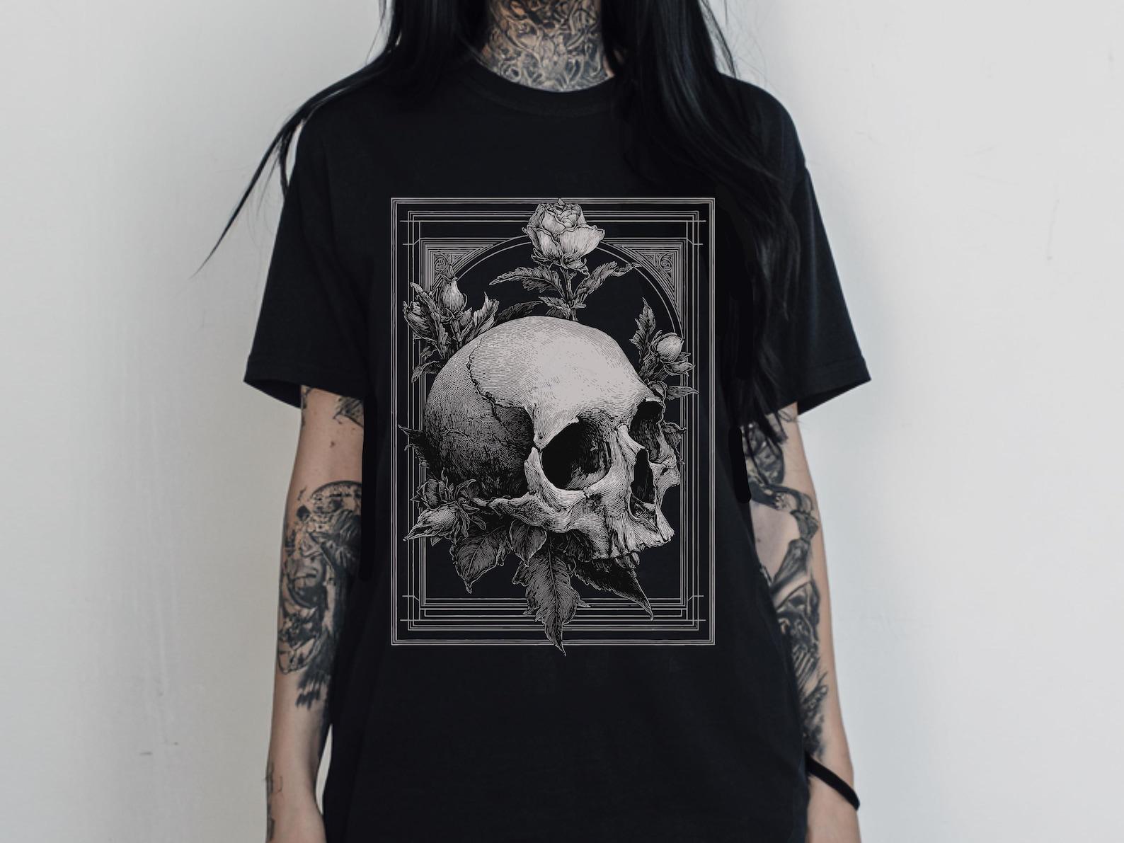 Victorian Gothic Skull & Roses Graphic T-Shirt, Emo Pastel Goth Shirt, Dark Academia Whimsigoth Clothing, Goth Coquette Top, Gift For Her S