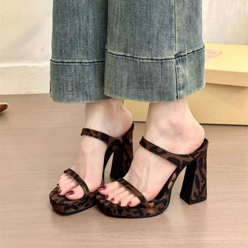 Hate the Sky High Leopard Print Thick Heel Slippers Women's Summer Wear Beautiful Open Toe Waterproof Table Super High Heels Catwalk Sandals Sandals