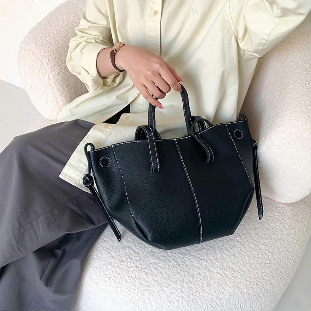 Women Fashionable Commuters High Capacity Shoulder Bag PU Leather Handbag Underarm Casual Shopper Bag for Everyday Use White