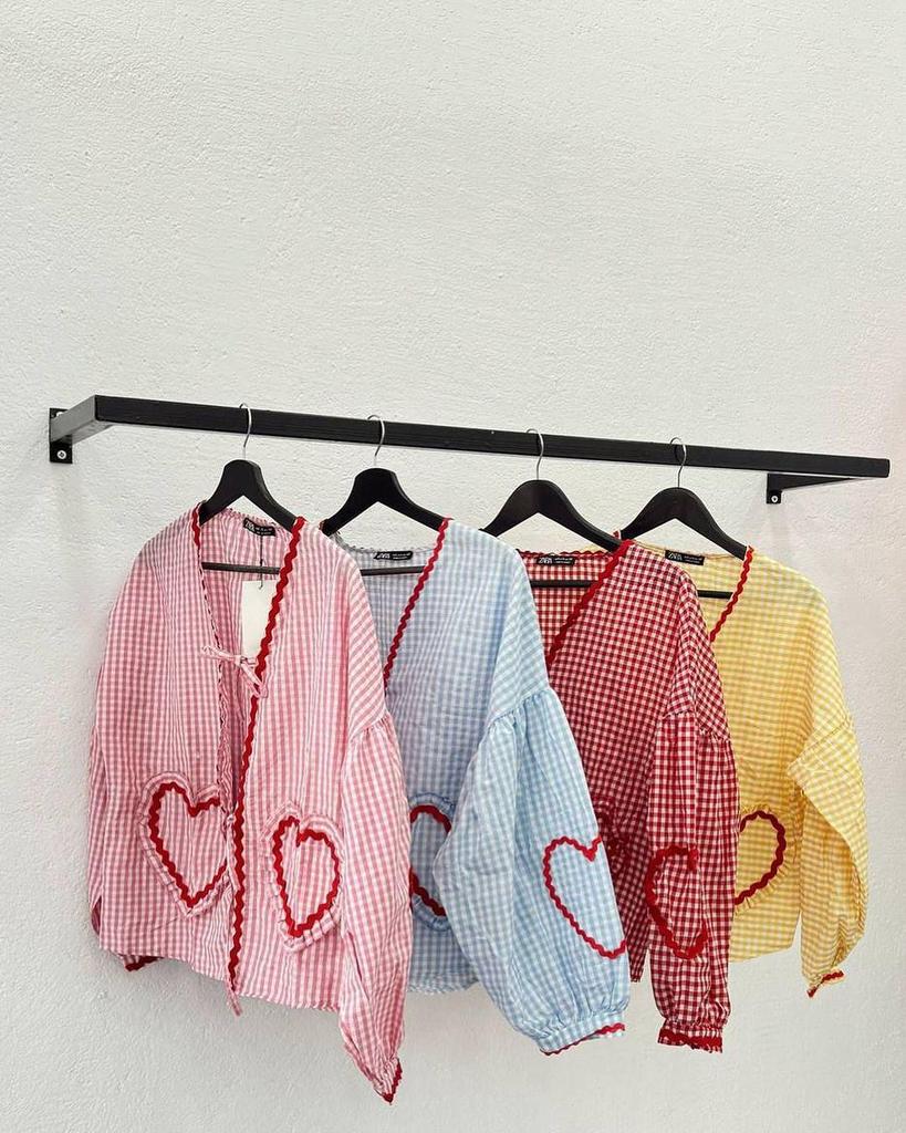 Camicia a Quadri Cuore con Maniche a Lanterna Europee e Patchwork di Pizzo Primavera/Estate 2026