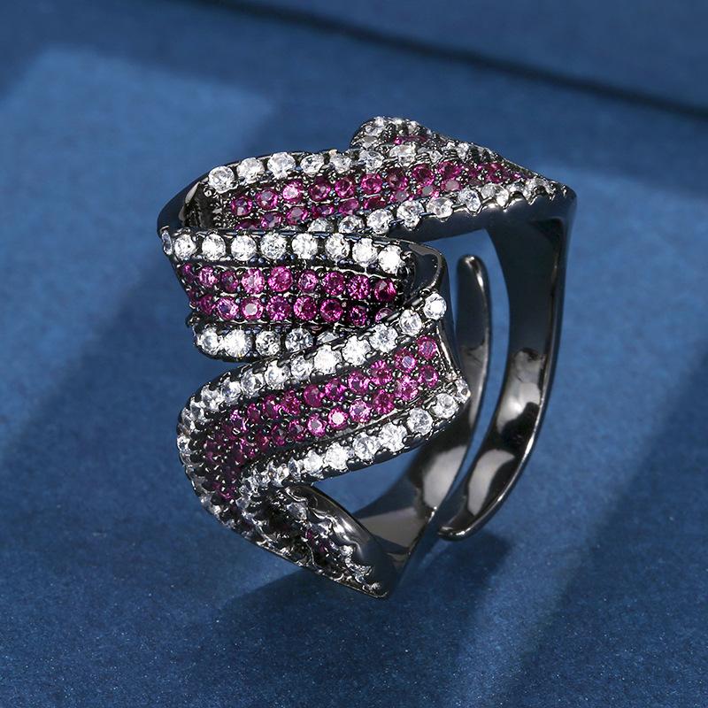 

Ювелирные изделия Медное основание Золотое покрытие Дизайн с имитацией красного корунда Набор из черного золота