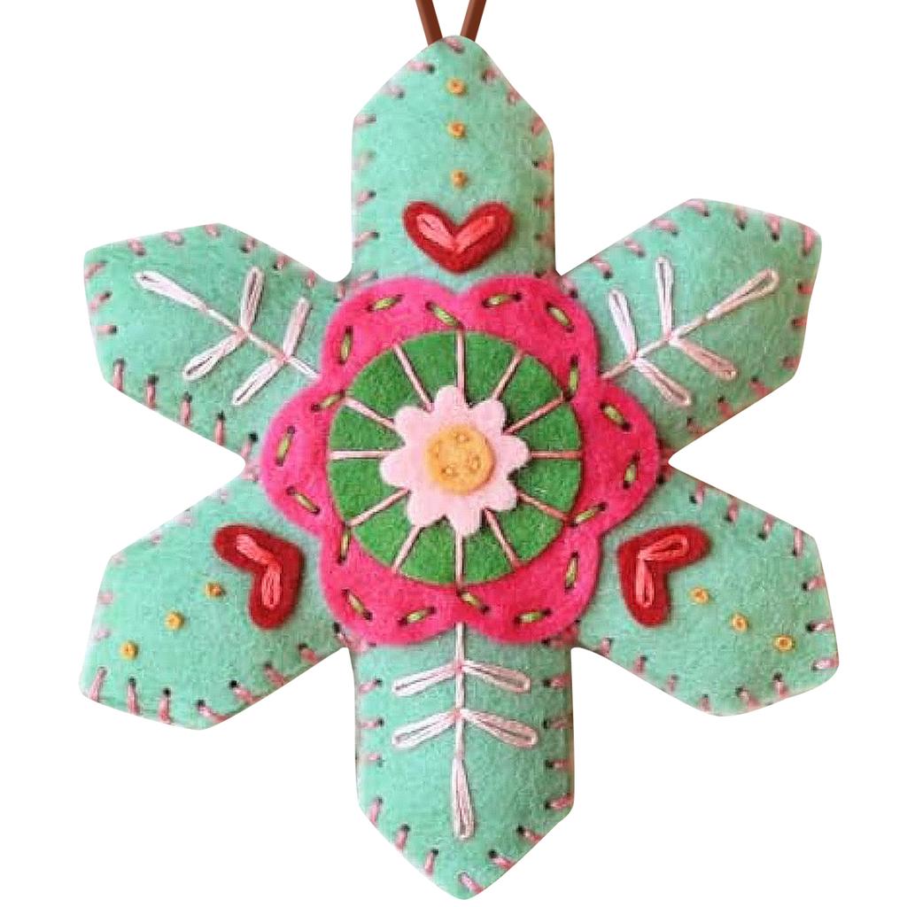 Christmas Snowflake Felt Ornament Kit with Pre-Cut Felt 3D Embroidery Needlepoint Kit Xmas Felt Snowflake Pendant Crafts