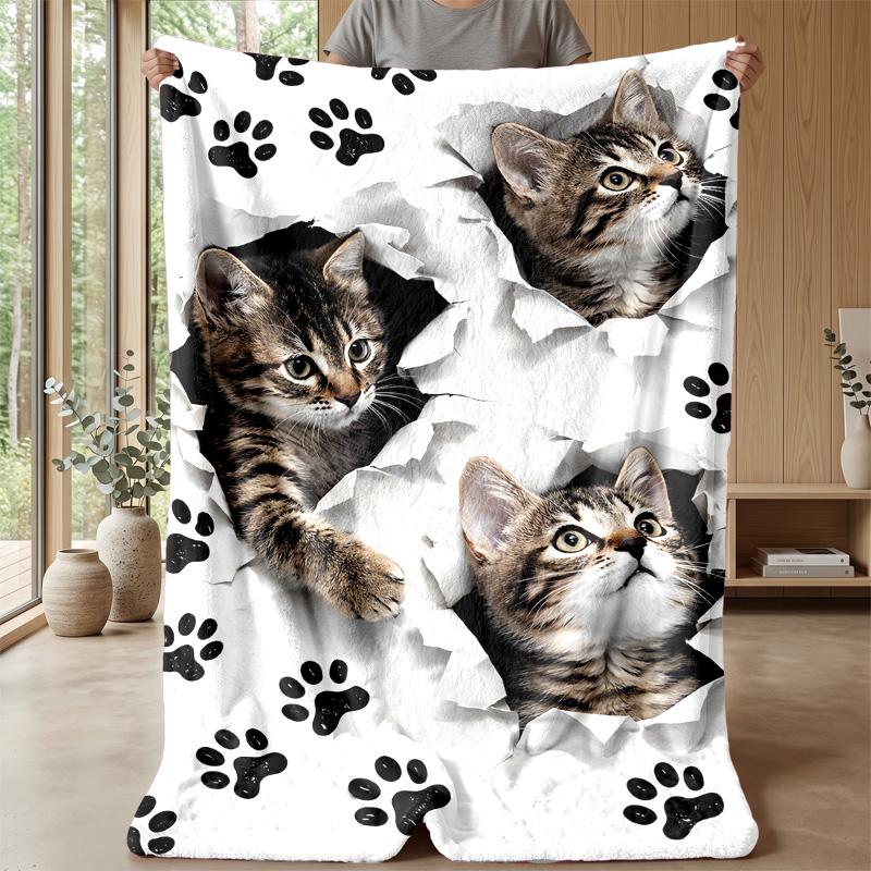 Kittens Hugging in Autumn Theme blanket Lightweight Warm Flannel Blanket Decorative Throw Blanket for Home Decoration