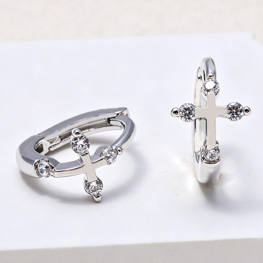 Korean Style Fresh Rhinestone Cross Earrings for Women - Niche Design, Versatile Summer Fashion Accessory