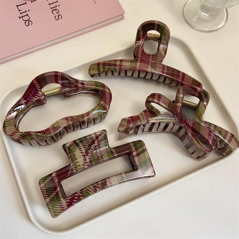 Elegante Haarklammer mit Haifischklemme: Hellrot & Grün Weihnachtskaro