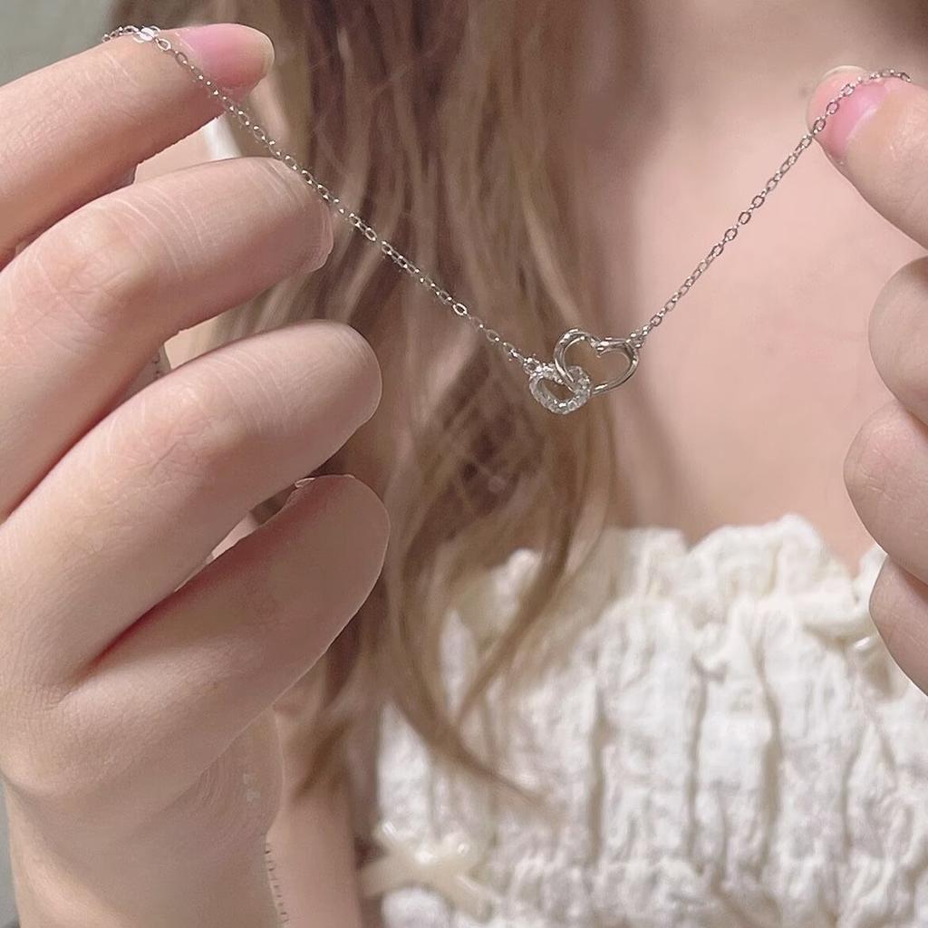 Heart-to-heart Buckle Necklace Female Niche Temperament Simple Sterling Silver Heart-shaped Sweet Collarbone Chain for Girlfriend's Birthday