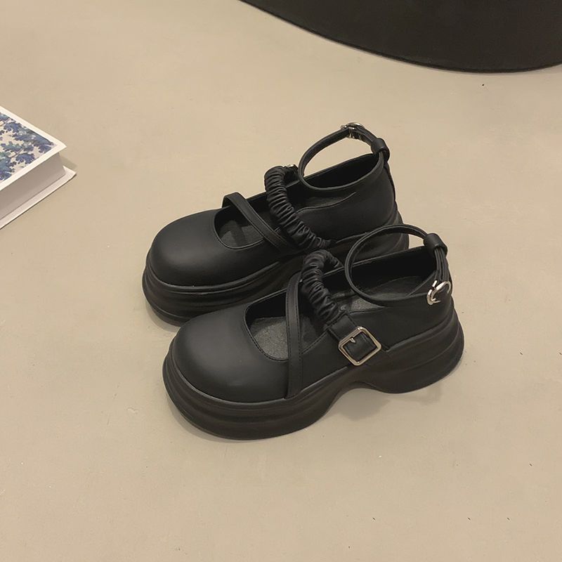 

Мэри Джейн на толстой подошве с увеличением роста, маленькие кожаные туфли женские 2025 весна и осень новые, корейская версия, ремешок с пряжкой, с открытым подъемом, толстый каблук 40 чёрный