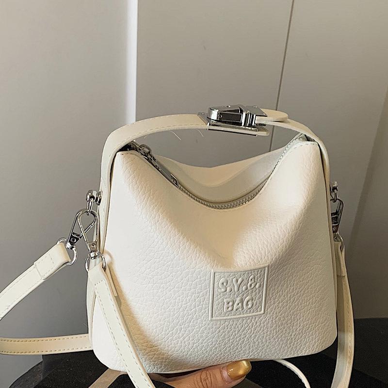 2025 new niche single shoulder high value fashion messenger bag women's bag niche large capacity handbag women