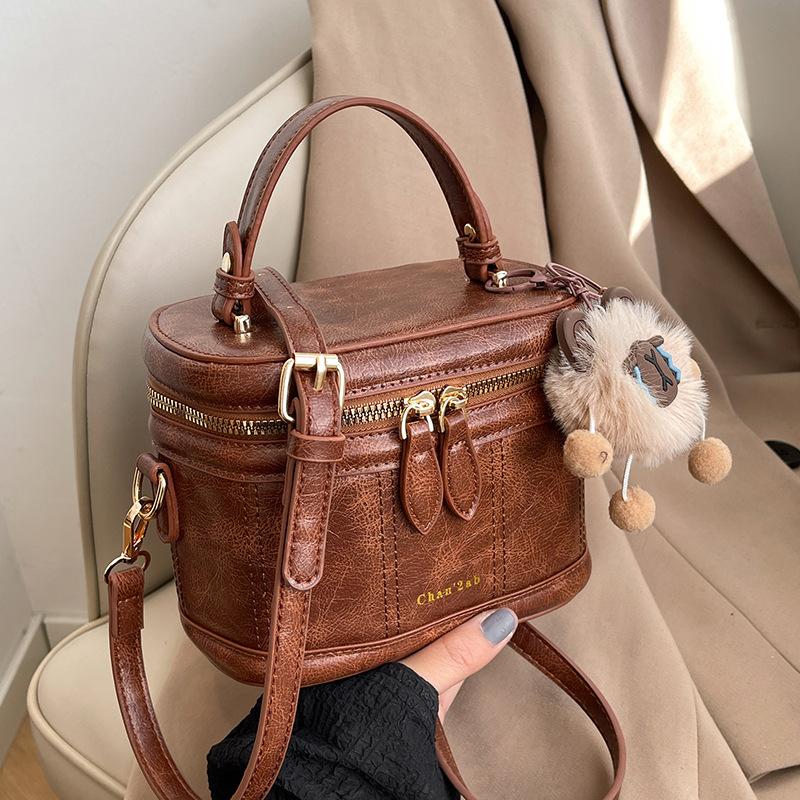 2025 Trend Simple Fashion Retro Maillard Hand Carry Box Bag Versatile Commuter Premium Messenger Women's Bag