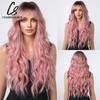 CharmSource Lange natürliche gewellte Perücke mit ordentlichem Pony/Fransen für Frauen, rosa Haar, synthetische Perücken, Cosplay, Party, hitzebeständige Faser