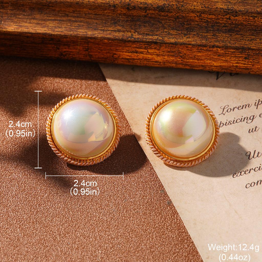 Medieval painted pearl earrings retro vintage fringed French niche design love light luxury stud earrings silver needle