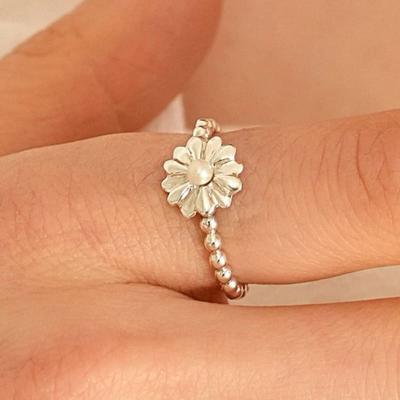 BELLOOGGI Daisy Pearl ring(S) Daisy Freshwater Pearl Ring