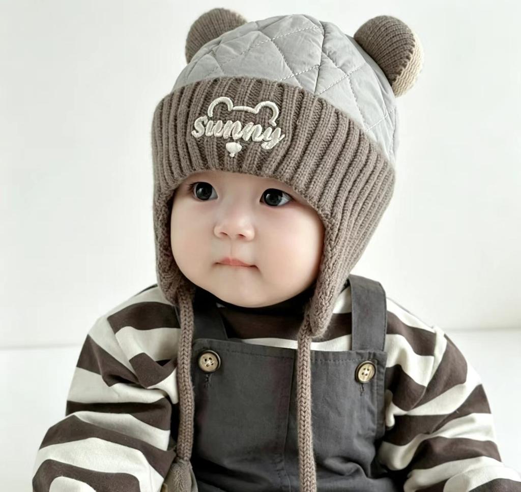 Children's striped hat and scarf integrated autumn and winter elf pointed hairball ear hat, windproof and warm for boys and girls