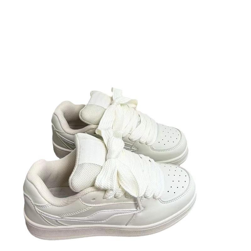 Paar Hongkong-Stil beigefarbene Brotschuhe mit dicker Sohle Damenmode 2024 Herbst neue vielseitige Sport- und Freizeit-Board-Schuhe