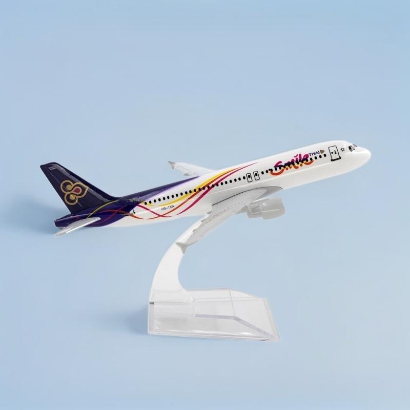 16cm Thai Smile 320 Airplane Scale Aircraft Metal Alloy Souvenir Collection ToyReplica Miniature Die-cast Airplane Toy planes