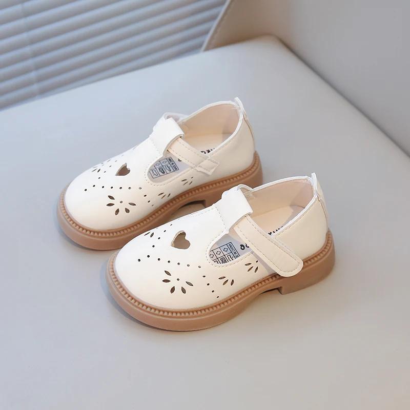 Girls Leather Shoes Heart Hollow Princess Sweet Classic Cut-outs Breathable T-strap 2025 Spring Summer New Kids Flats Chic Soft