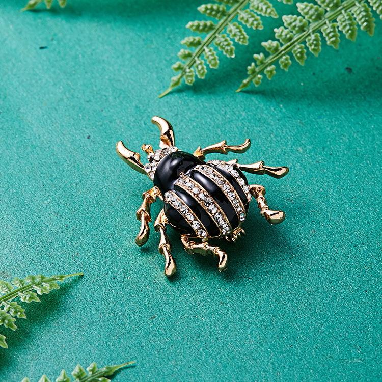 Vintage Enamel Beetle Brooches Women Men's Creative Bugs Pins Fashion Crystal Insect Badges Gift