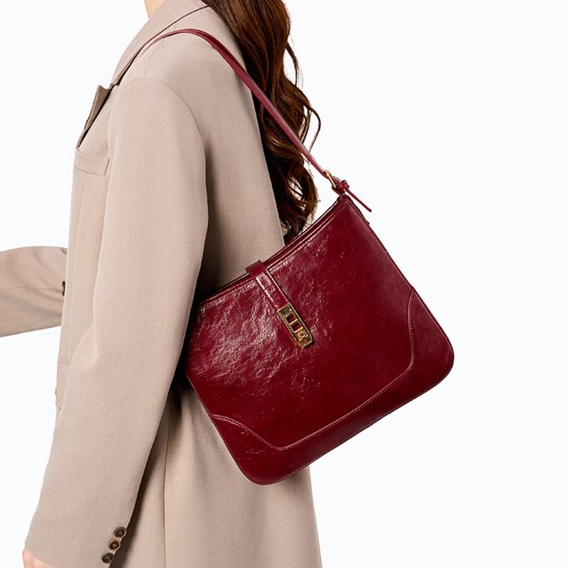 Fashion Commuter Shoulder Armpit Bag Niche High Sense Large Capacity Red Wedding Bag Portable Oblique Span Bucket Bag
