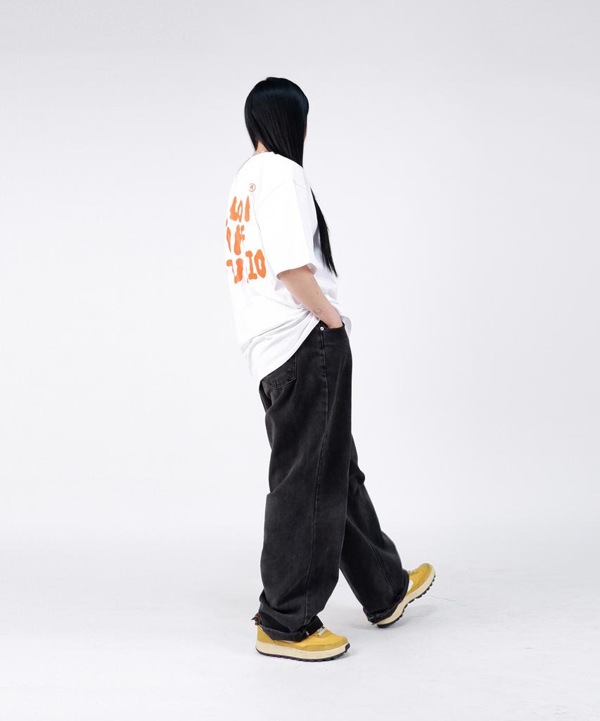 Gupeuopeuseutyudio Gofs Main Logo T-Shirt White (Orange)