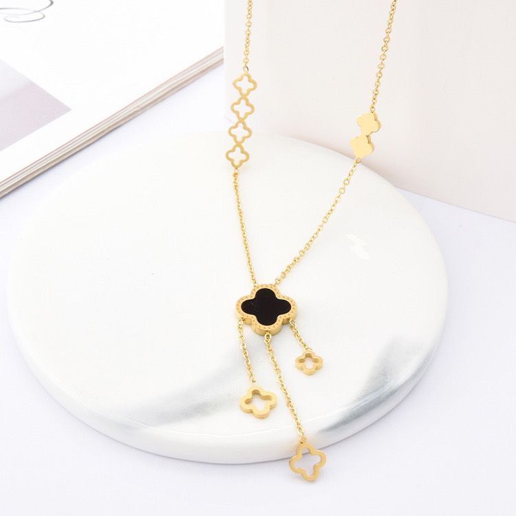 Light Luxury Titanium Steel Tassel Clover Necklace