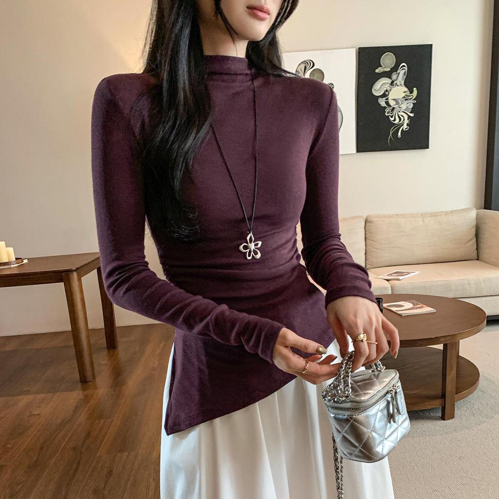 Women's Slim-Fit Half-High Neck Base Layer Long-Sleeve T-Shirt, Autumn/Winter Style with Cinched Waist and High-End Feel.