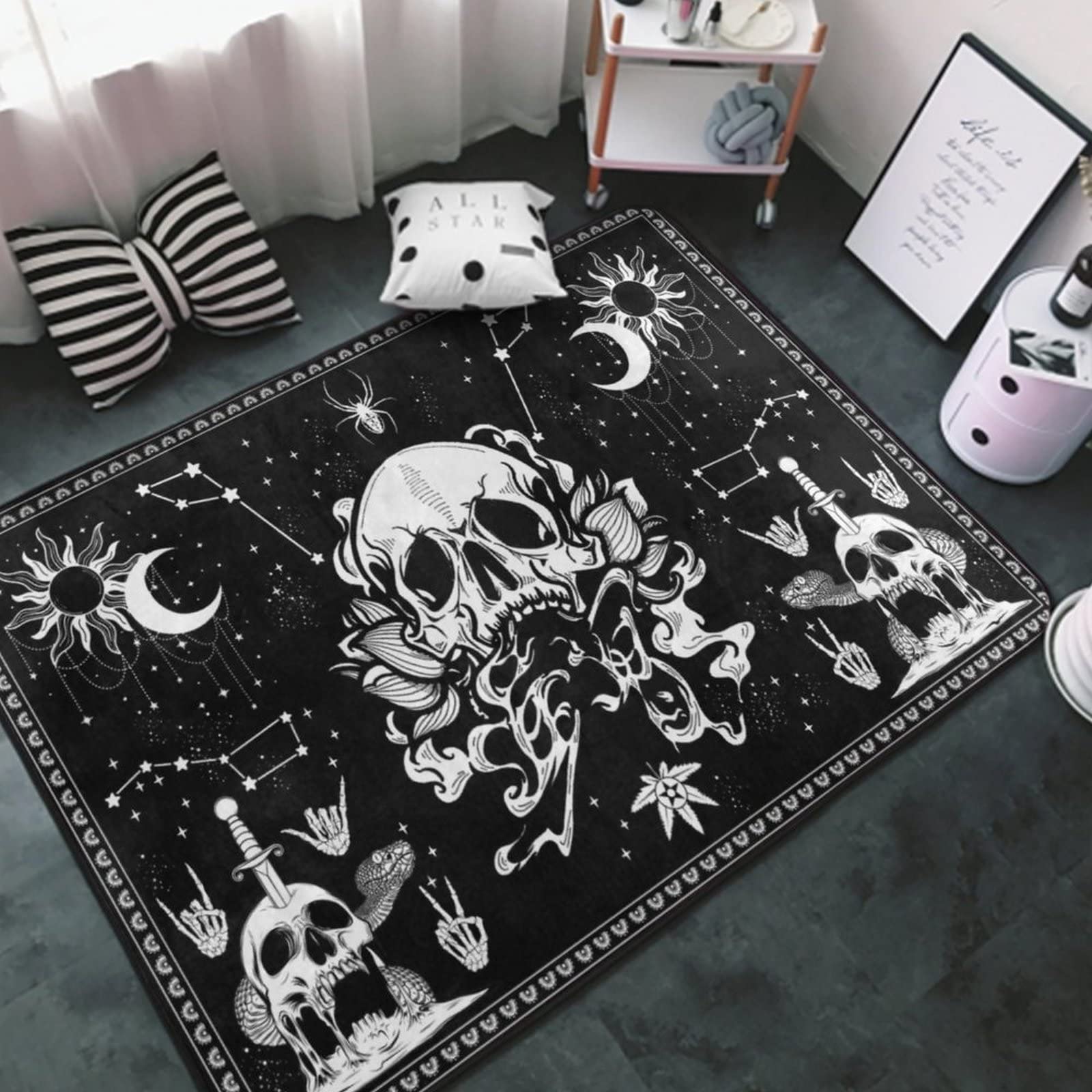 

Череп Черно-белый Змея Мотылек Скелет Мандала Луна Звезда Узор Акцентный коврик для дома, гостиной, декора 100X150CM(3.3X4.9FT