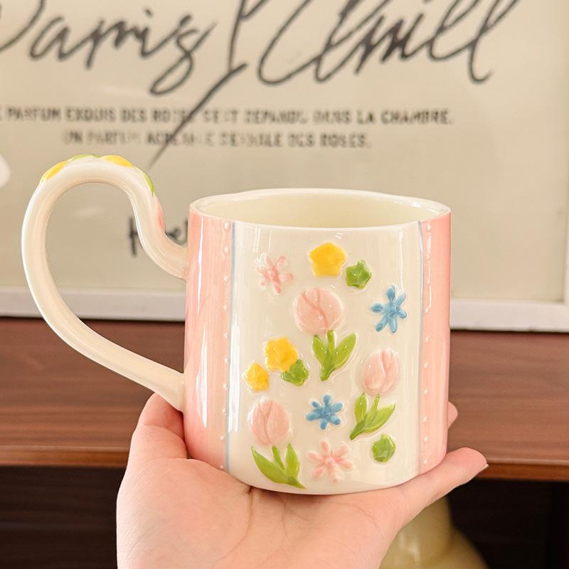 Кружка с тиснением  Тюльпан  с высокой ручкой, керамическая кружка с цветком, кофейная кружка высокой ценности, бытовая кружка для молока, сувенир 380ml