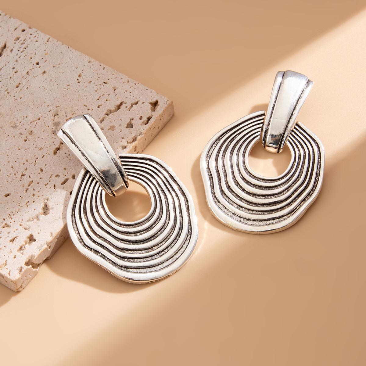 

Стильные ретро геометрические кольца преувеличенные серьги, персонализированные простые ниточные старые холодные серьги-пусеты