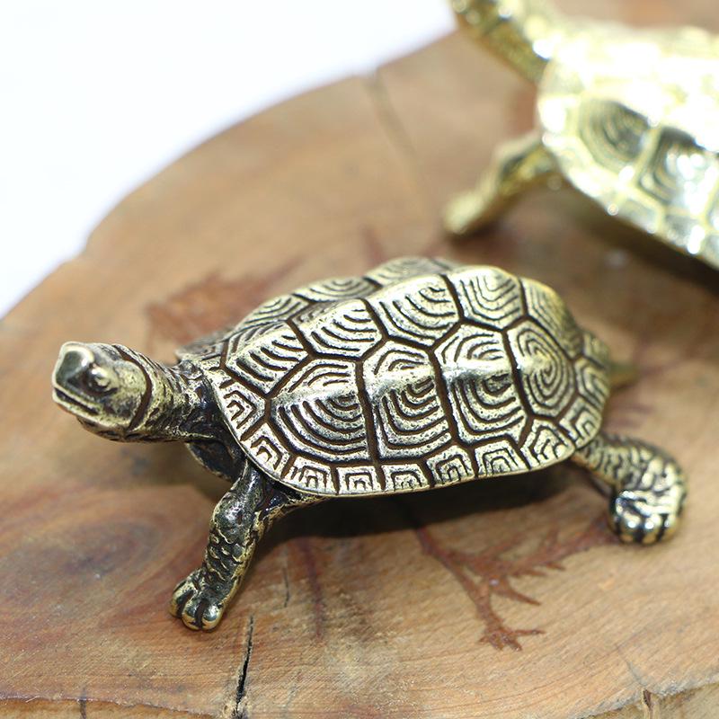 Feng Shui Bronze Turtle Ornaments: Retro Solid Copper Longevity Turtle Tea Pet and Lid Holder.
