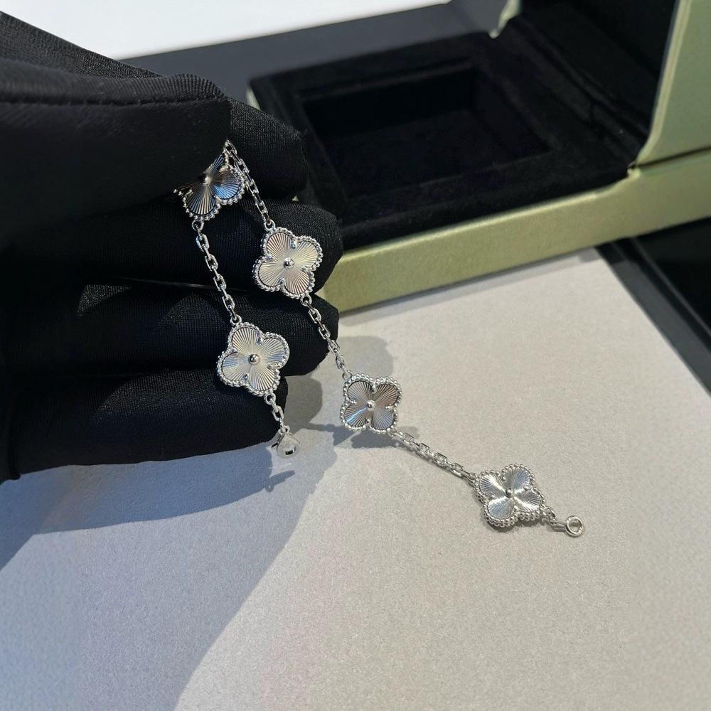 Femblommig Fyrklöver Laserarmband Dam Lätt Lyx Nisch Exklusiva Smycken Högklassiga Smycken