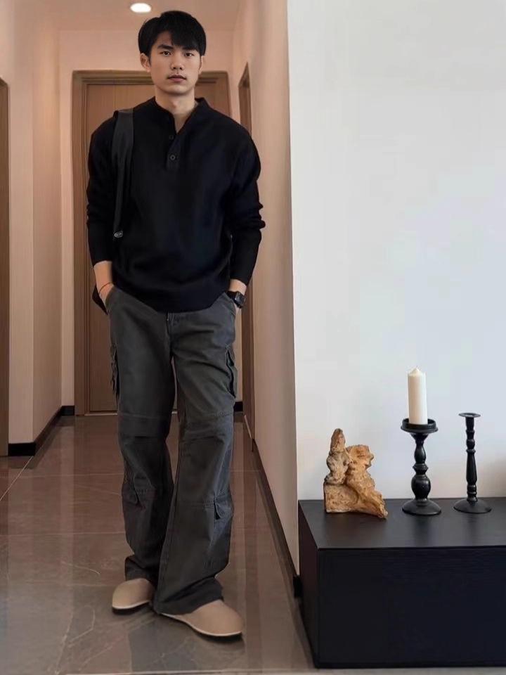 Unisex Gray Henley Collar Sweater - Cozy Autumn/Winter Style, High-End Knitwear