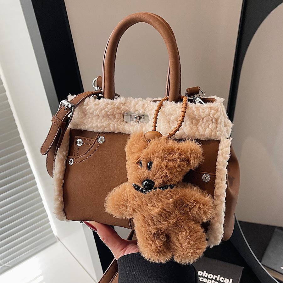 Handbag Women's New Casual Versatile Large Capacity Commuter Shoulder Messenger Bag