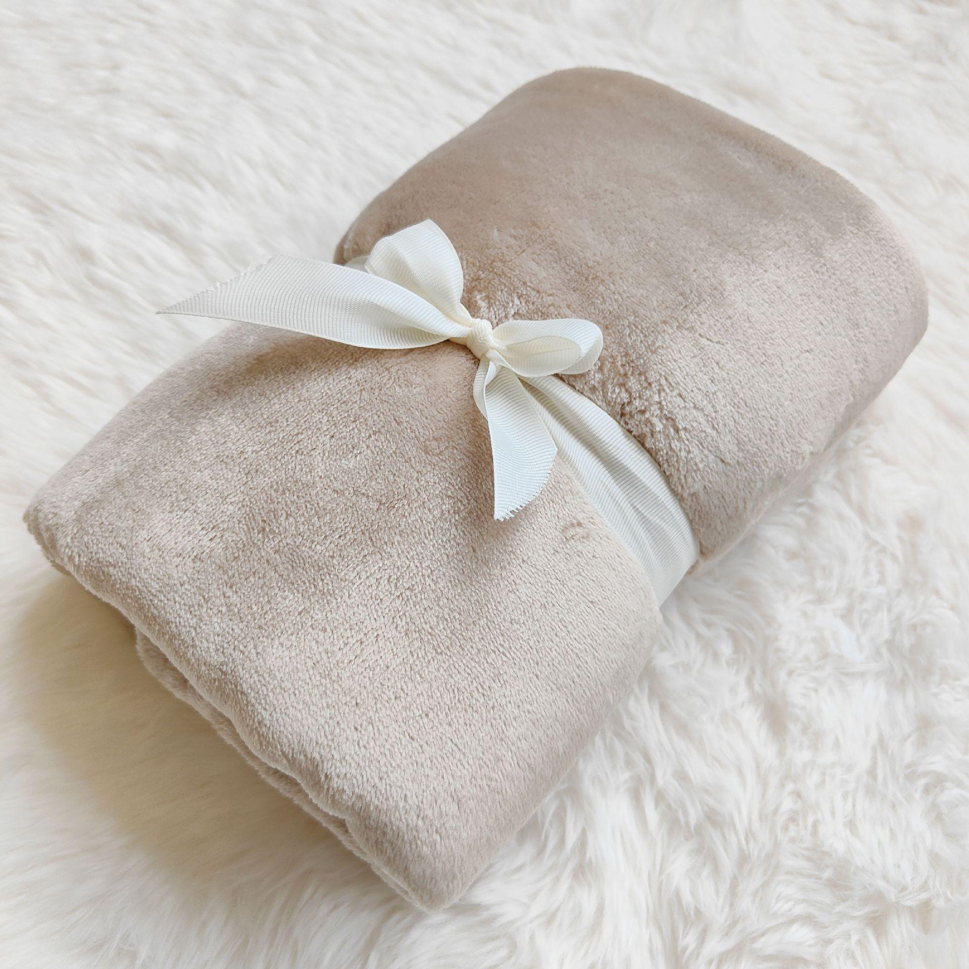 

Milk Velvet Coral Velvet Flannel Knee Blanket Baby Blanket Pet Blanket Office Blanket Baby and Elderly Blanket 70cmx100cm хакі