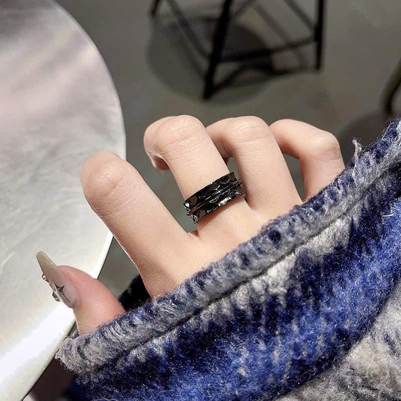 Nischen-Design-Sinn, Personalisierter Ring, Dark Wind Opening Paarring Stapeln, Tragen von High-End Cold Wind Partnerring