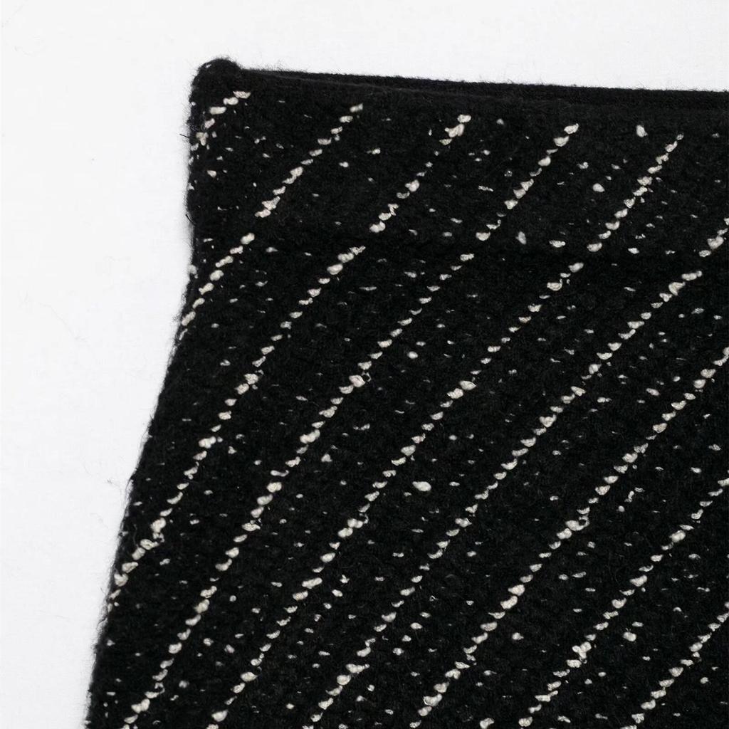 Spring 2025 Women's Fashion: Elegant Knit Top & Mini Skirt Set